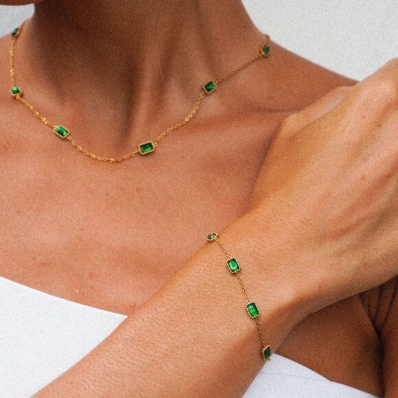 Green stone necklace A1179 - Picture 2 of 8